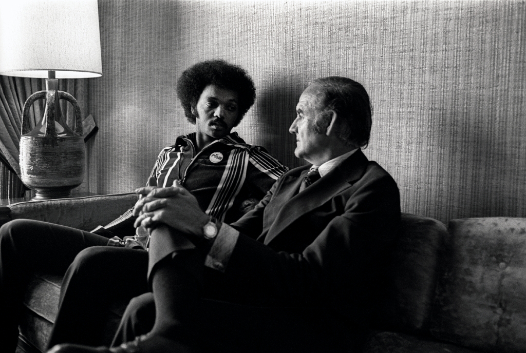 Sen. McGovern talks with the Rev. Jesse Jackson at the Los Angeles Wiltshire Hyatt House - May 27, 1972
